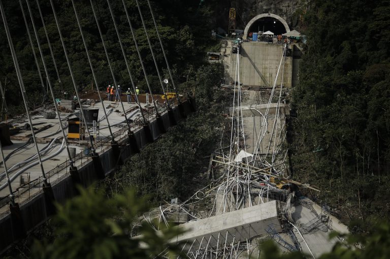 Al menos siete muertos por accidente de helicóptero de Ejército colombiano 