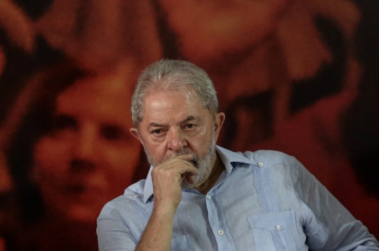 Defensa entrega pasaporte de Lula da Silva exigido por justicia brasileña 