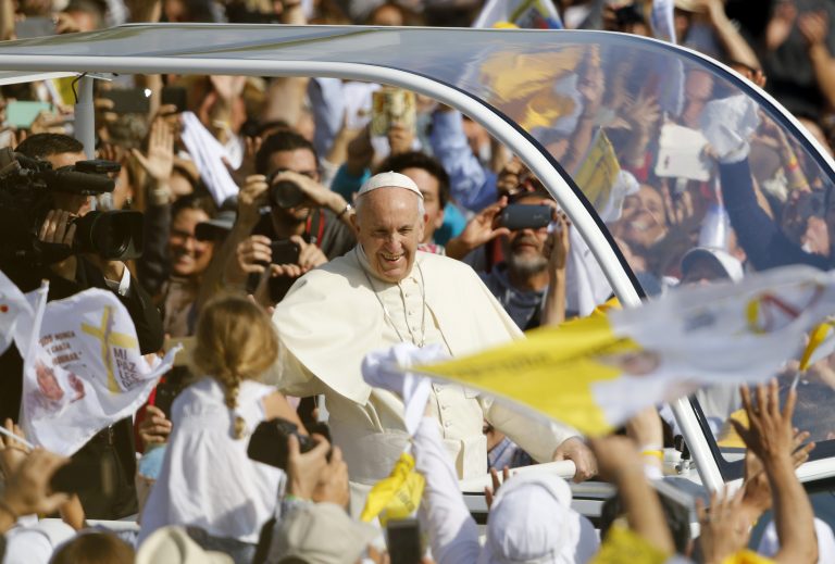 El papa pide perdón en Chile por los abusos sexuales a menores