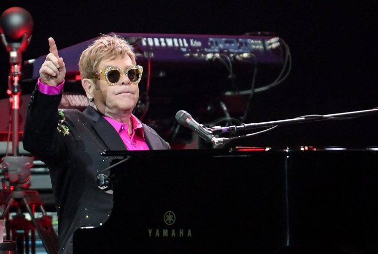 Elton John se retirará de los escenarios tras una última gira