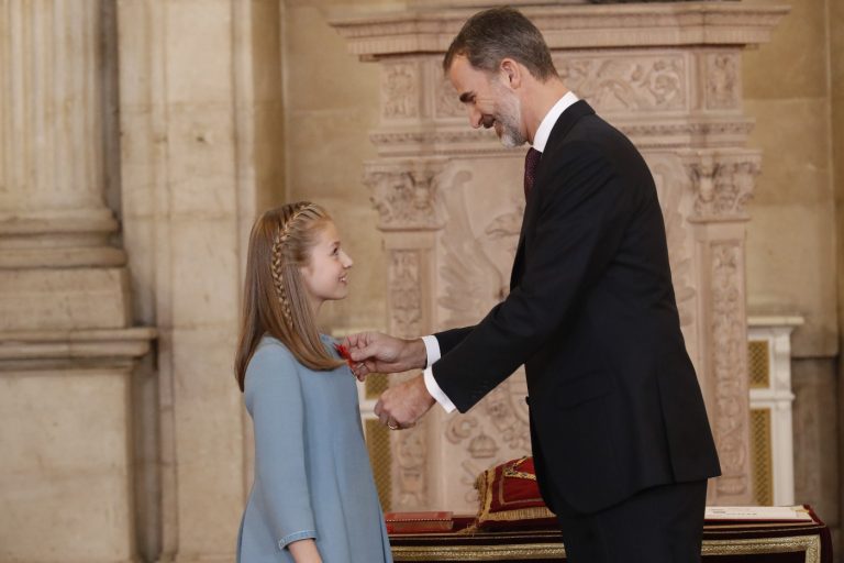 Felipe VI impone máxima distinción a su heredera