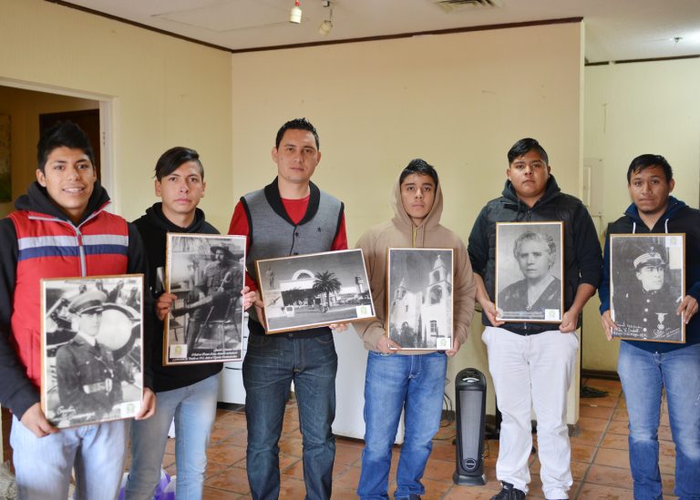 Jóvenes rescatan fotografías del Ramos antiguo