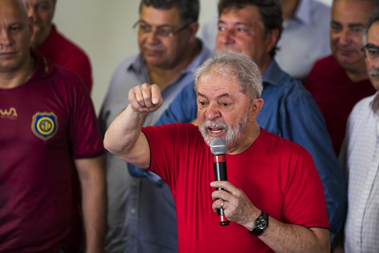 La Justicia confirma la condena de Lula y deja en vilo su candidatura 