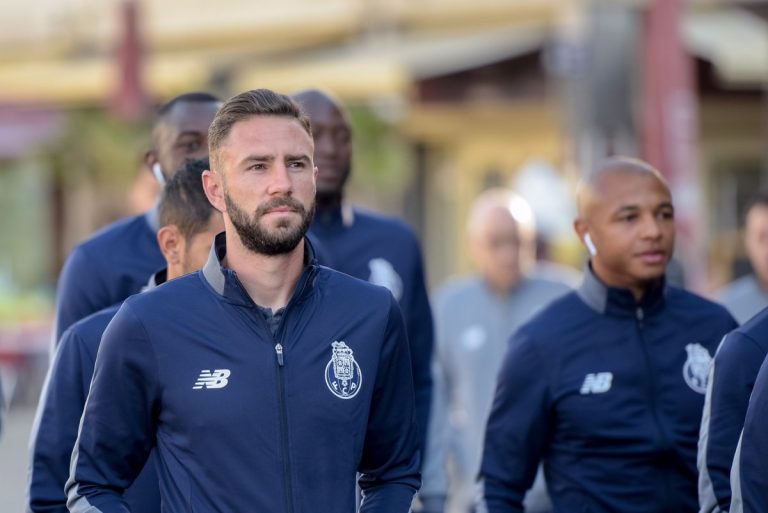 Miguel Layún regresa a México; firma con el Monterrey