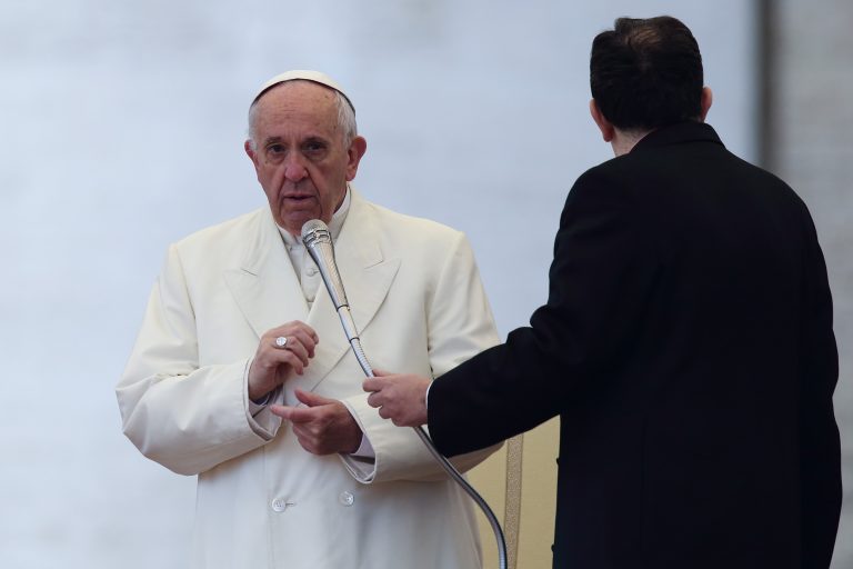 Papa Francisco admite «graves equivocaciones» en el manejo del escándalo de abusos en Chile