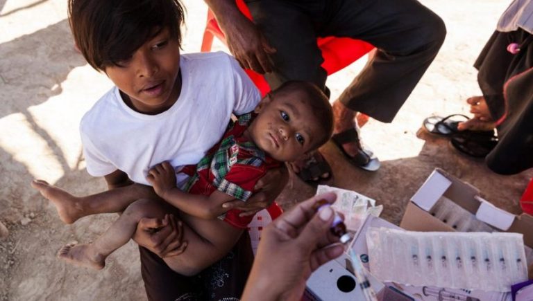 Temporada de ciclones y monzones amenaza la vida de medio millón de niños rohingyas en Bangladesh