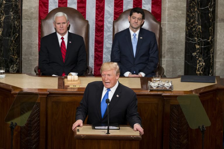 Trump mantendrá abierto centro de detención de Guantánamo