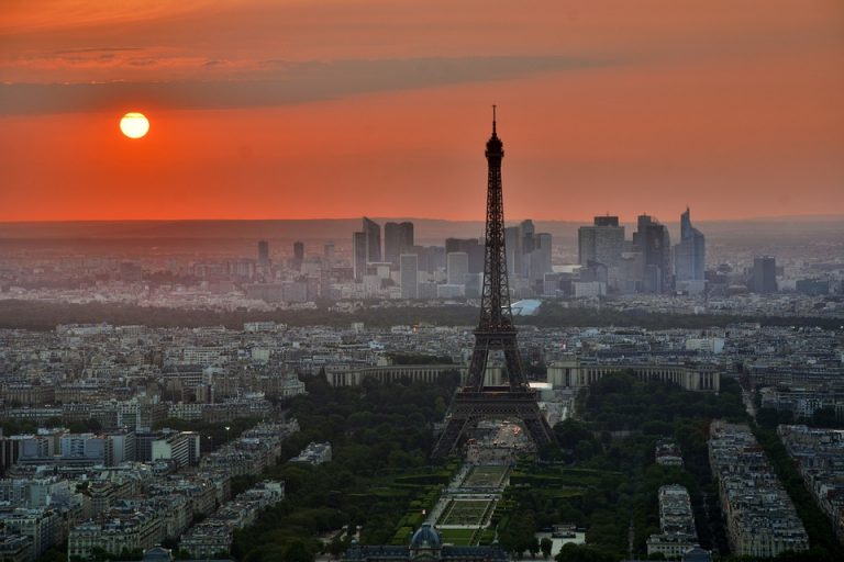 Alerta en París ante inminente desbordamiento del Río Sena