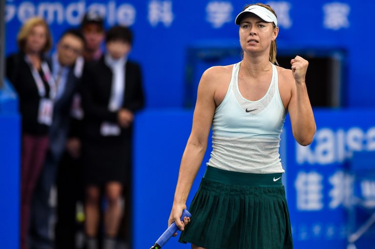 Sharapova y Halep avanzan a semifinales de Abierto de Shenzhen