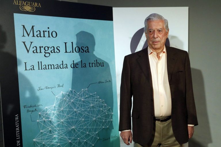 Triunfo de AMLO sería un retroceso para México: Vargas Llosa