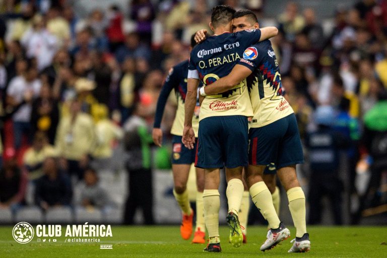 América rescata su invicto en la agonía