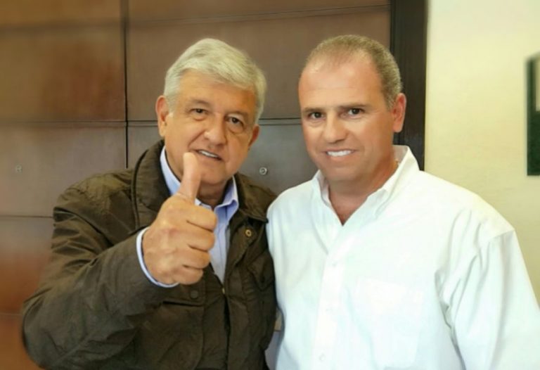 Defiende López Obrador la postulación de Napo