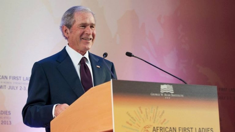 George W. Bush critica actitud política de Putin 