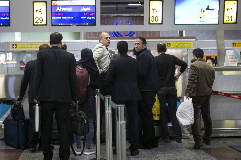 Irán niega haber localizado restos de avión accidentado con 66 personas a bordo