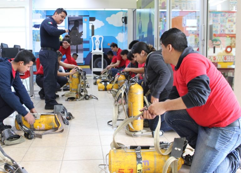 Inicia preparación práctica de Bomberos Voluntarios