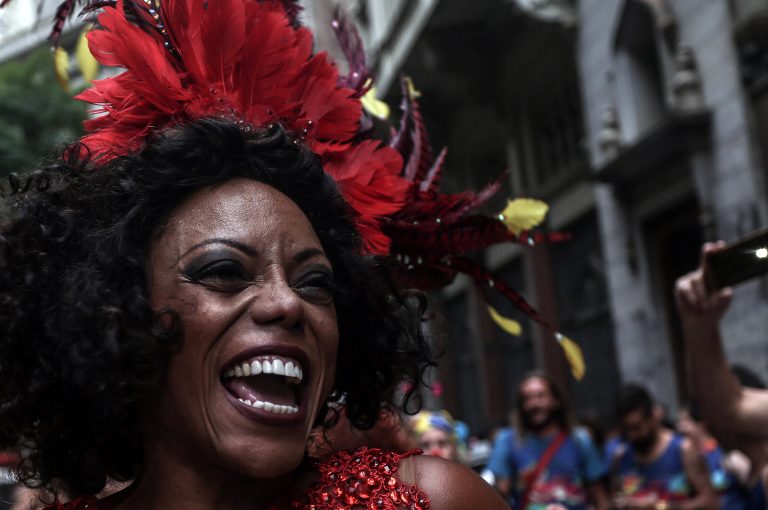 «La mayor fiesta del mundo»: comienza el fastuoso carnaval de Río