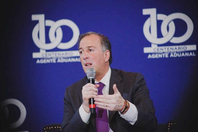 Meade Kuribreña designa coordinadores regionales para su campaña