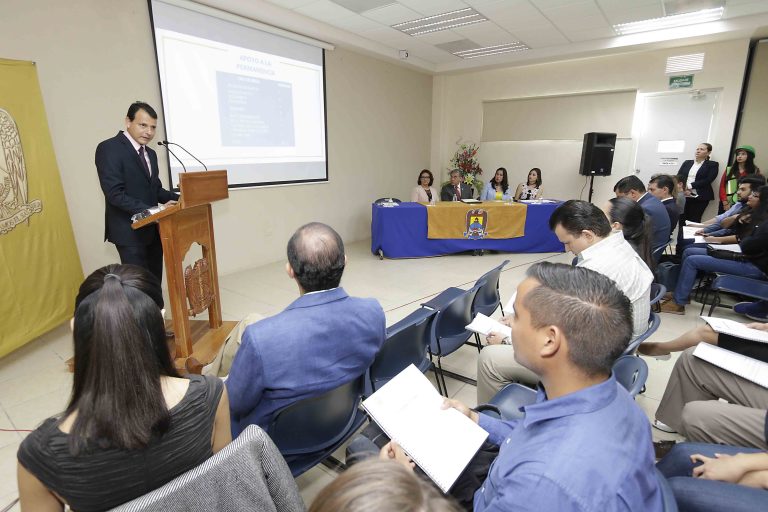 Presenta Director de la Facultad de Economía y Mercadotecnia Primer Informe de Actividades