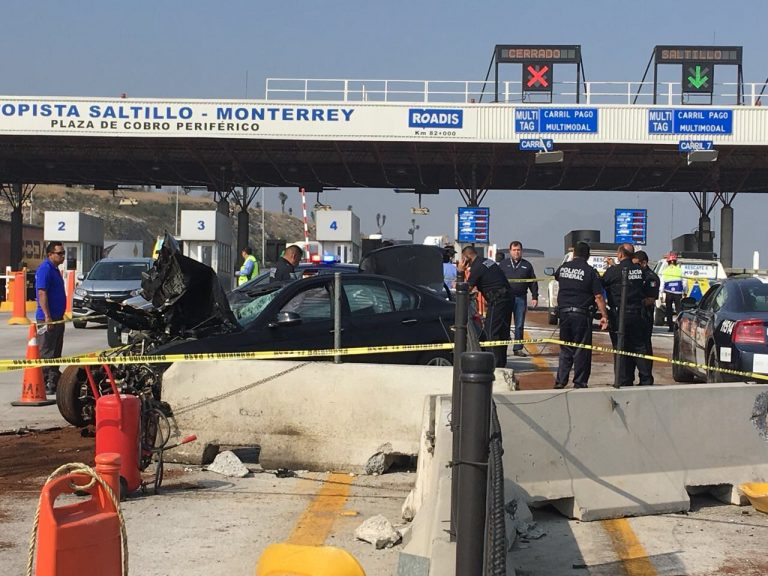 Trailer sin frenos ocasiona fuerte accidente en la autopista Saltillo-Monterrey