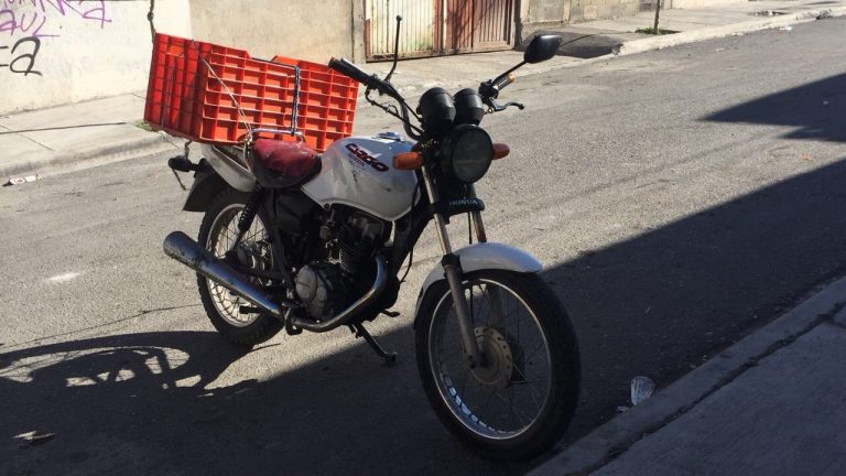 Atropellan a acelerado motociclista 