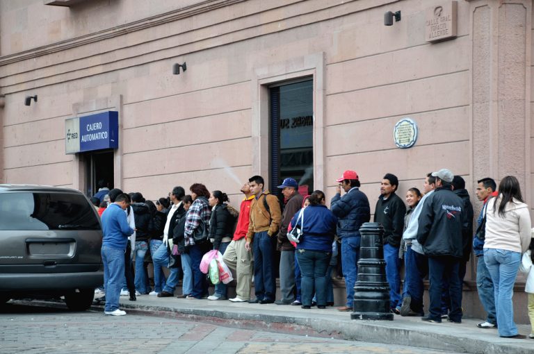 Los bancos no abrirán el lunes 5 de febrero