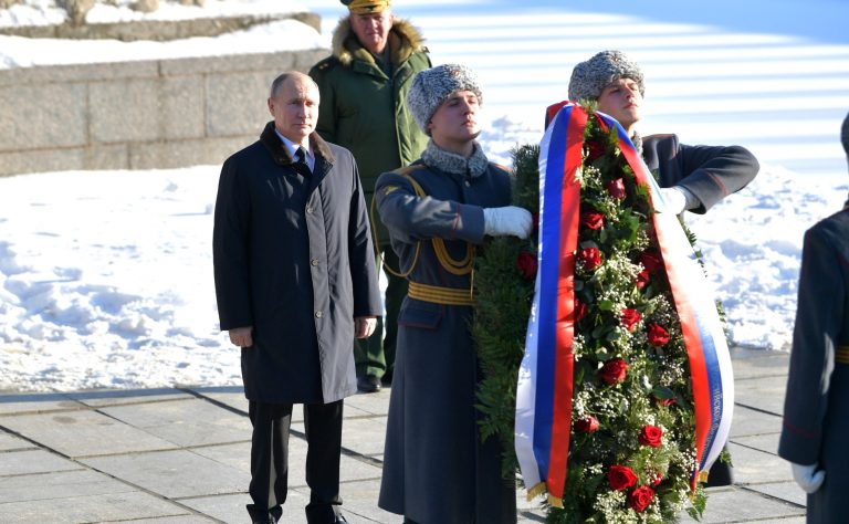 Putin encabeza conmemoración de 75° aniversario de batalla de Stalingrado 