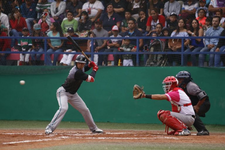 Se realiza juego de exhibición entre Saraperos de Saltillo y Selección local