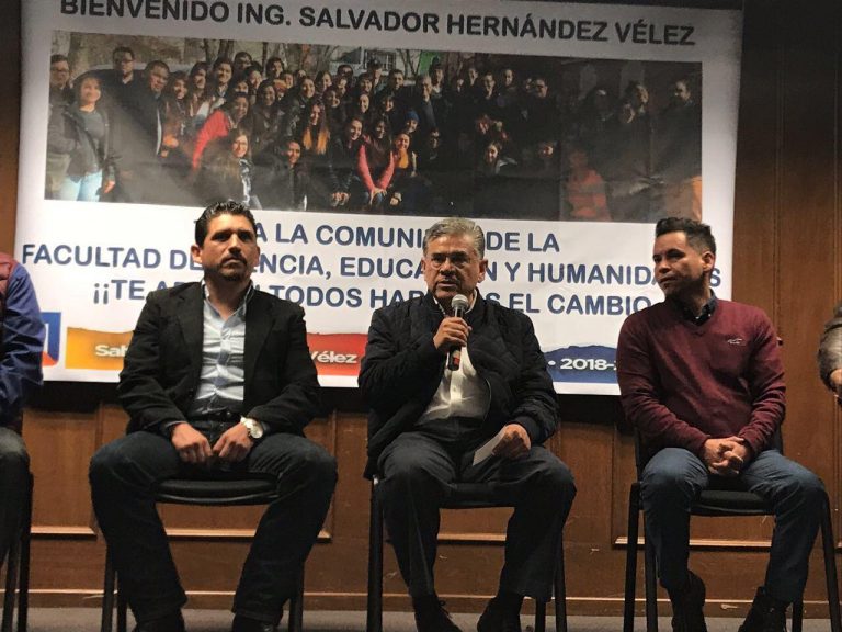 Visita Salvador Hernández Vélez la Unidad Camporredondo de la UA de C