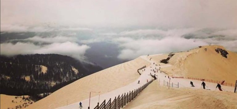 Cae nieve ¡naranja! en algunas partes de Europa