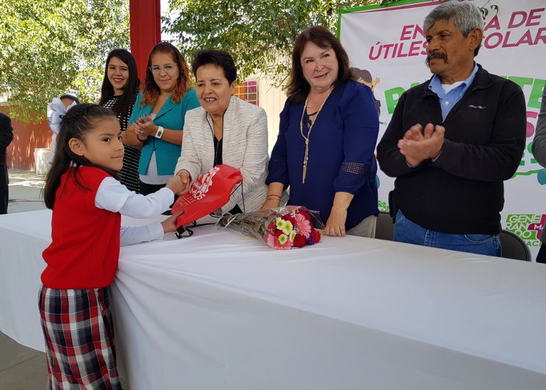 Arranca la entrega de útiles en todas las escuelas de Ramos