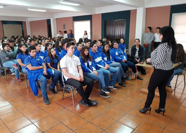 Continúan las pláticas de salud emocional para jóvenes