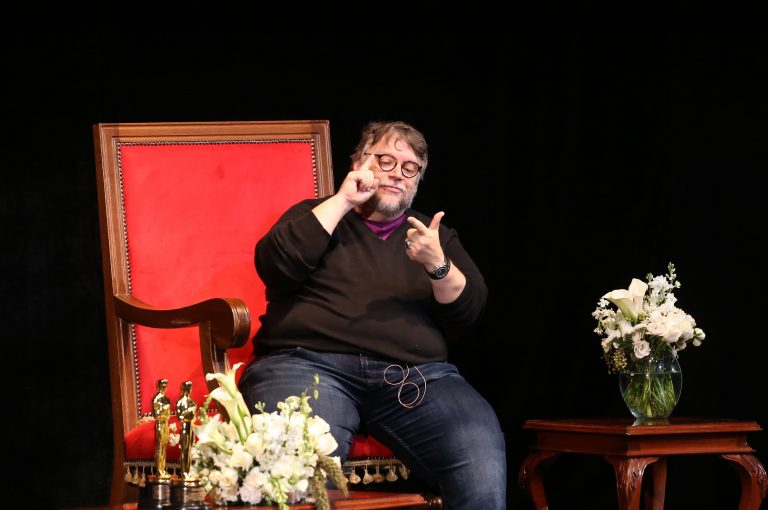 Guillermo del Toro y Tv UNAM coproducen el documental “Ayotzinapa, el Paso de la Tortuga”