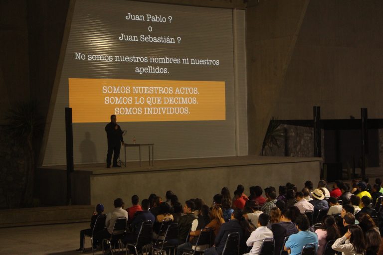 Ofrece hijo de Pablo Escobar conferencia a Saltillenses