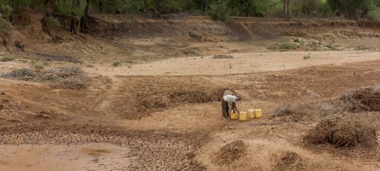 La escasez de agua provoca movimientos migratorios