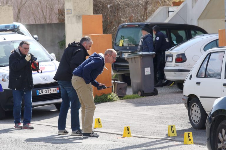 Reportan dos muertos por ataque con cuchillo en París