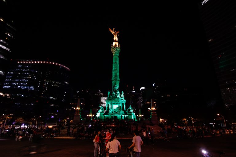 México se une a La Hora del Planeta con apagar luces de monumentos emblemáticos 