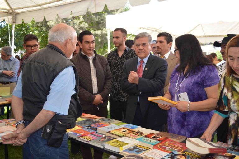 Realizan Primera Feria de las Letras en la Facultad de Ciencia, Educación y Humanidades