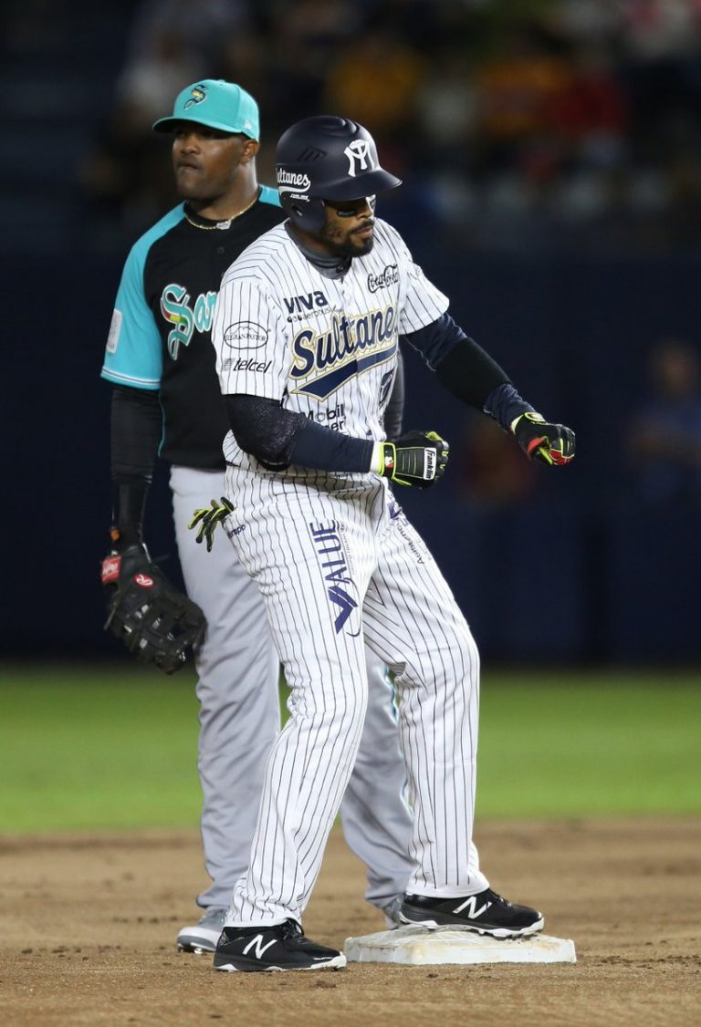 Sultanes gana 5-1 a Saraperos en arranque de serie inaugural en Monterrey