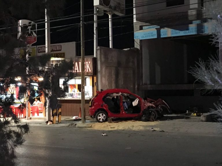 Tres jóvenes sin vida y uno más grave tras accidente en Musa de León 