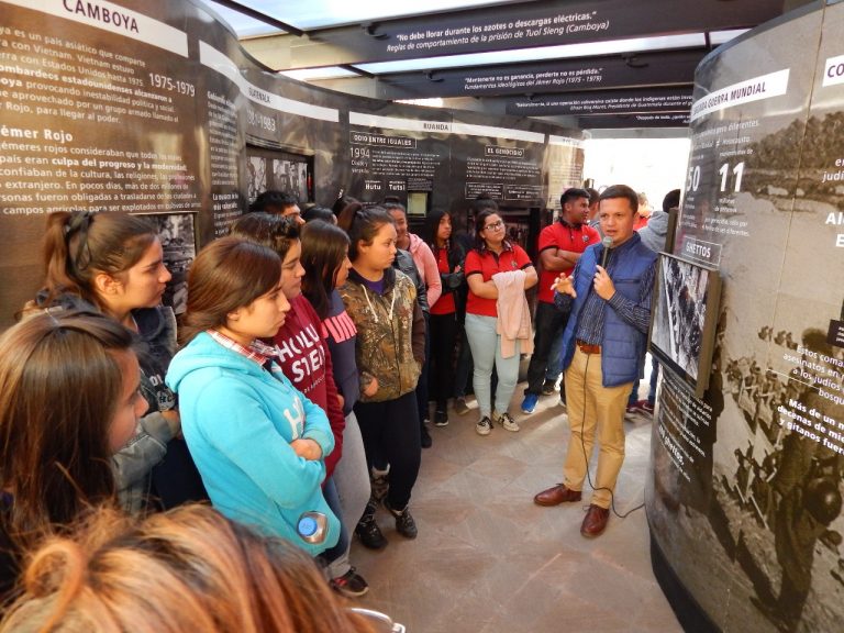 Inaugura Municipio de Saltillo la exposición itinerante Túnel Memoria y Tolerancia