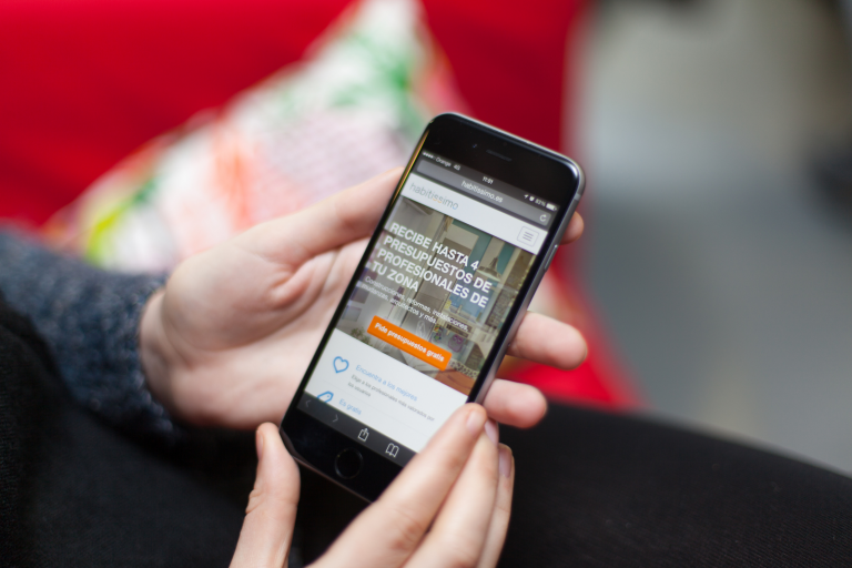 ¿Buscas un Arquitecto, un Pintor o un plomero? La App de Habitissimo te permite buscar servicios de Construcción, Remodelación y Mudanzas a través del Smartphone