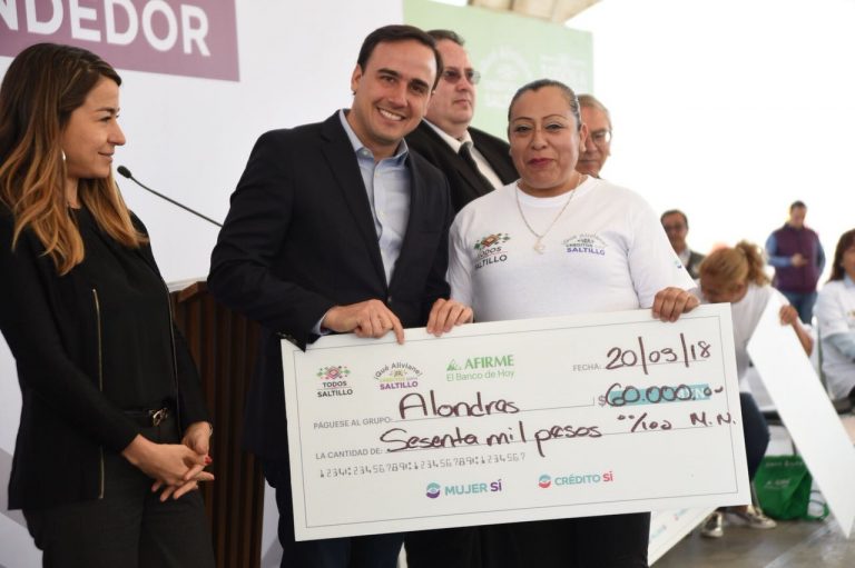 Entrega Manolo apoyo a emprendedores saltillenses