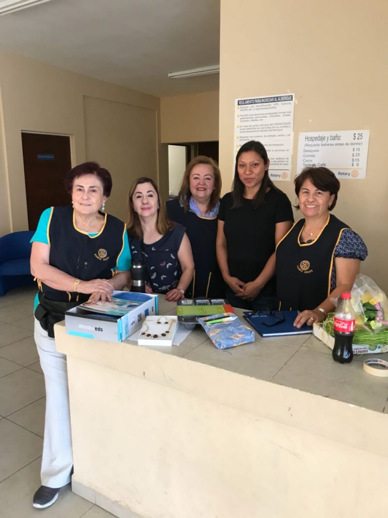 Damas del Club Rotario realizan bazar a beneficio de actividades sociales