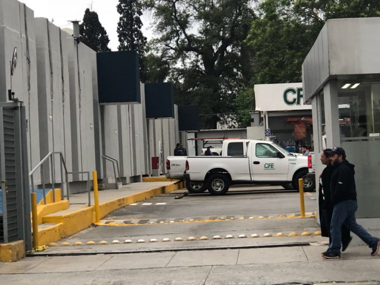 Empistolados roban cajero bancario de instalaciones de la CFE; se llevan más de 2 millones de pesos