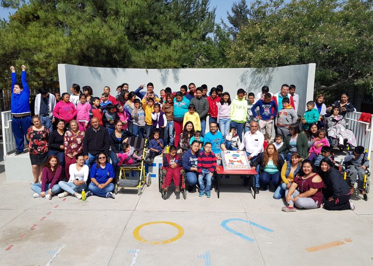 Empresas celebran a los niños del CAM de Ramos Arizpe