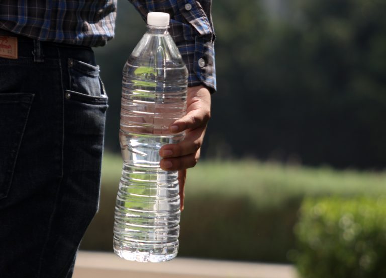 IMSS exhorta a derechohabientes a tomar precauciones por golpe de calor