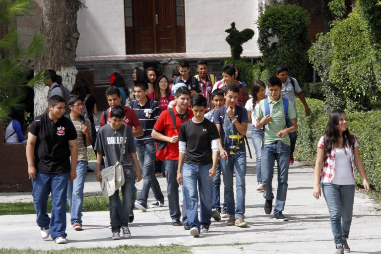 Jóvenes de Acuña tienen oportunidad de estudiar una carrera tecnológica