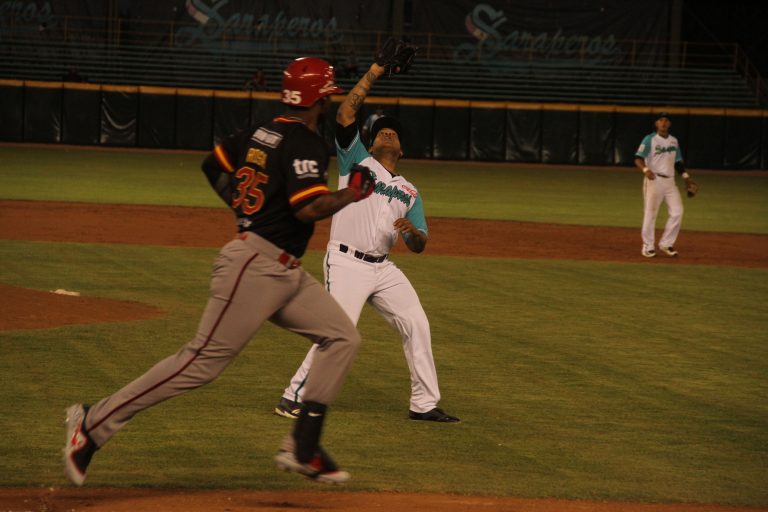 Piratas de Campeche gana 10-2 a Saraperos y se lleva la serie interzonas