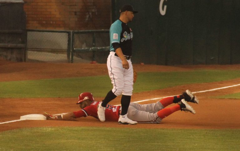 Piratas de Campeche gana 8-5 a Saraperos en arranque de serie interzonas