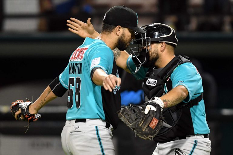 Saraperos derrota 4-2 a Diablos en inicio de serie en CDMX